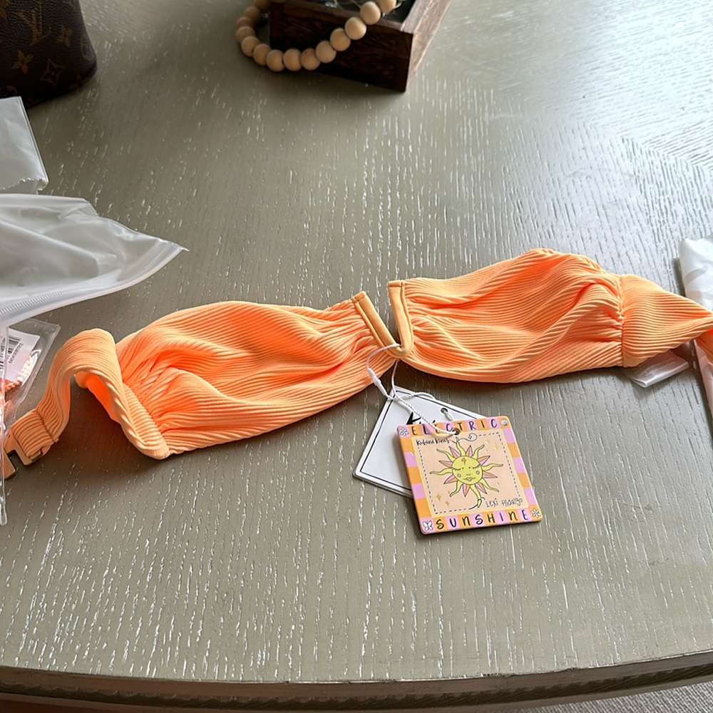 Selling because it is too small for me and non refundable on kulani